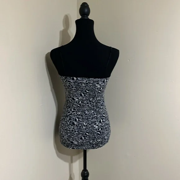 ⭐️Active Basic Women’s Tee Gray/Black Size M⭐️ - Picture 4 of 8